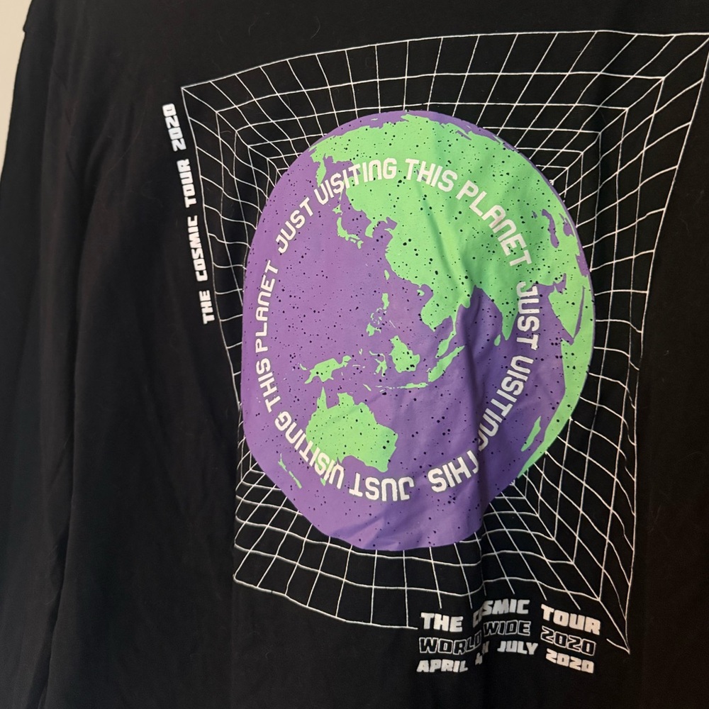 Adika Graphic Tee - Picture 4 of 6